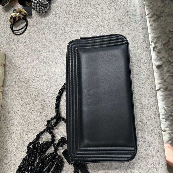 Chanel black/white leather wallet/bag with long chain original packaging - Picture 5 of 13